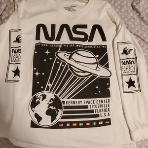 Long sleeve t shirt.